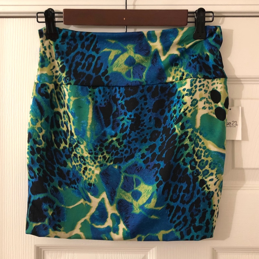 NWT Green / Blue Jungle Print Mini Skirt